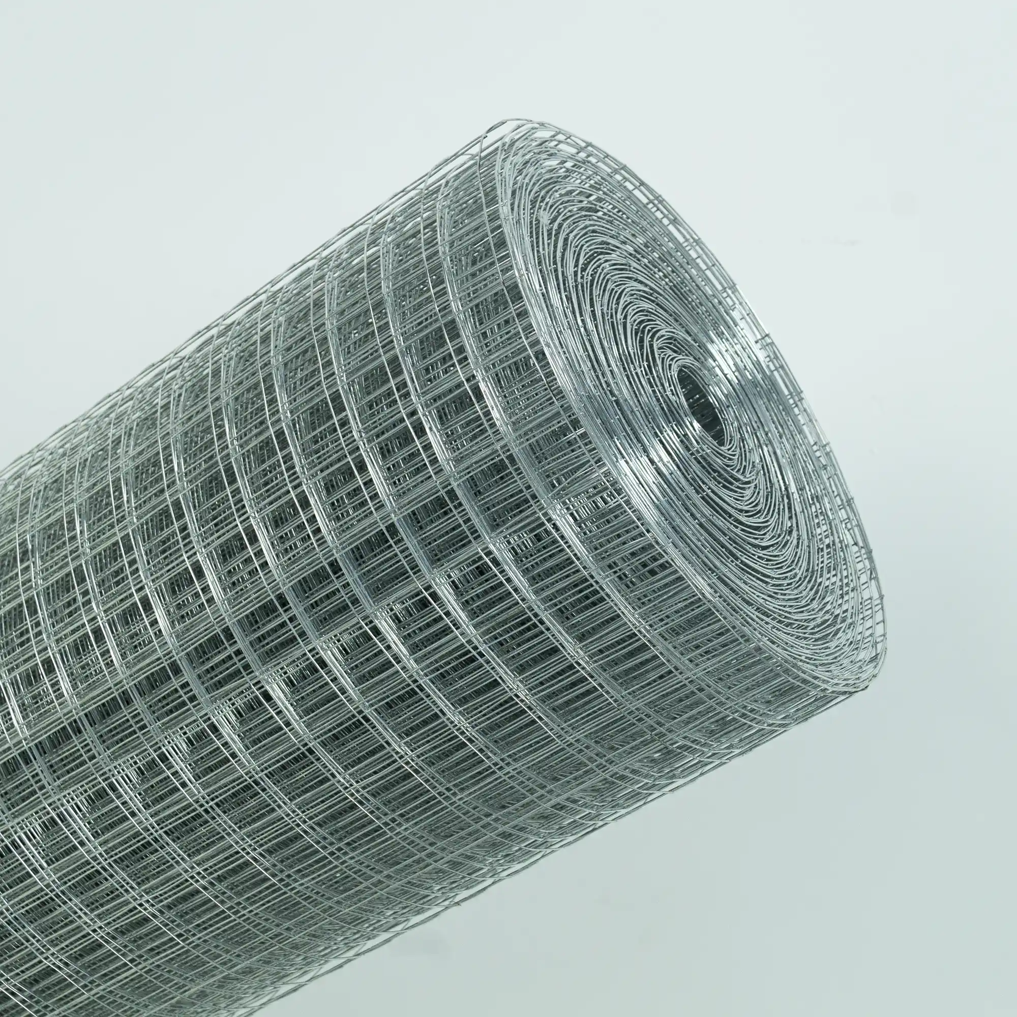 Сетка сварная оцинкованная 18х18х0.75 мм, рулон 0.92х15 м